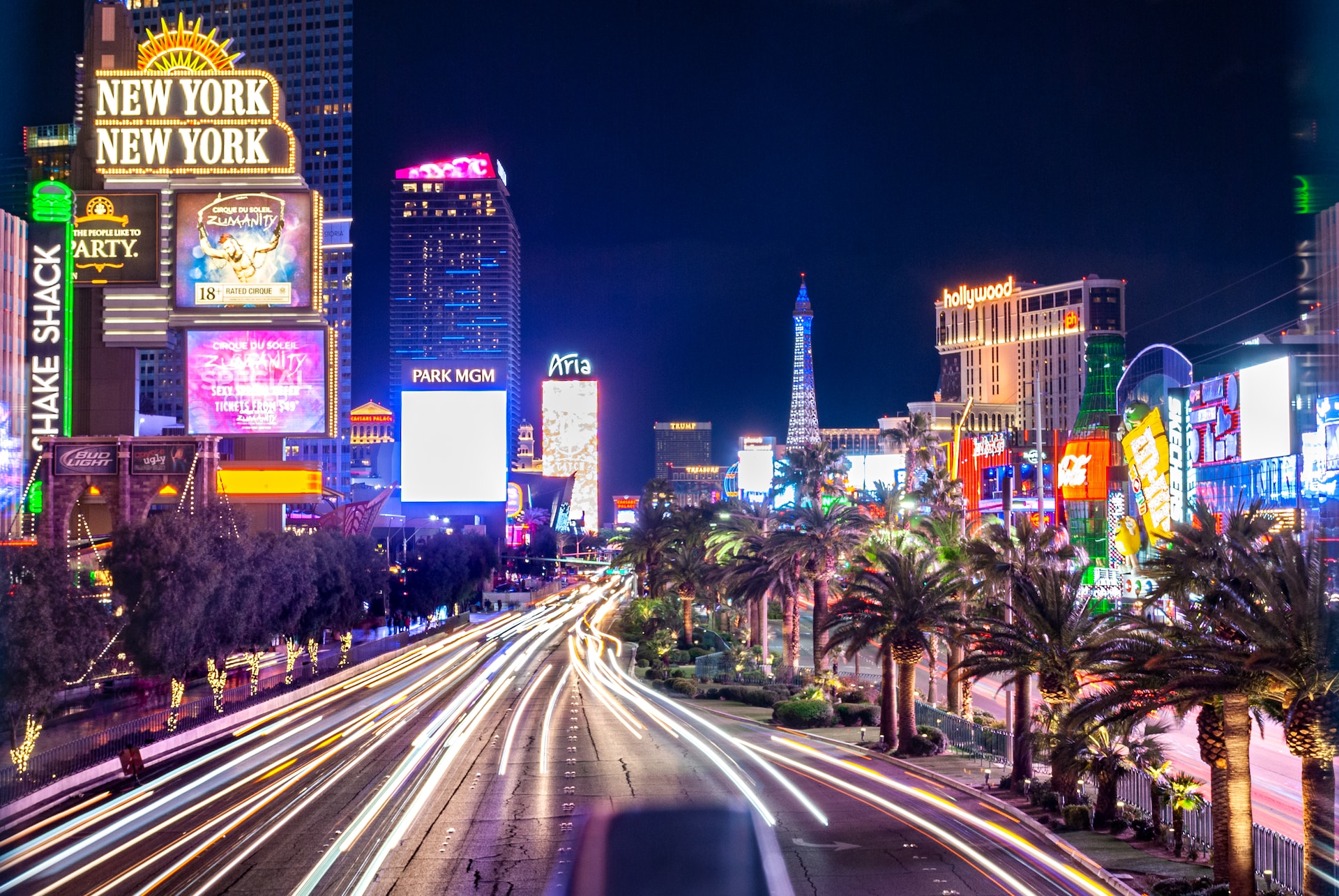 Exploring the Length of the Las Vegas Strip: A Guide to the Iconic 4.2-Mile Boulevard